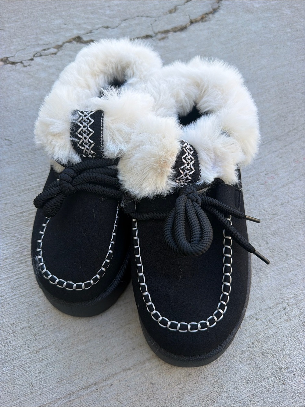 Cozy Black Faux-Fur Lined Women’s Moccasin Slippers